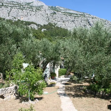 House With A Parking Space - 6770 Semesterbostad *