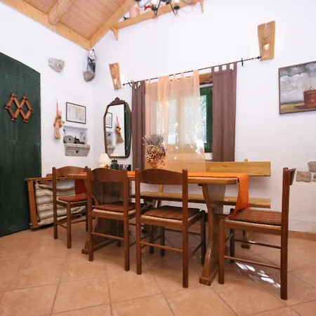 House With A Parking Space - 6770 Semesterbostad *