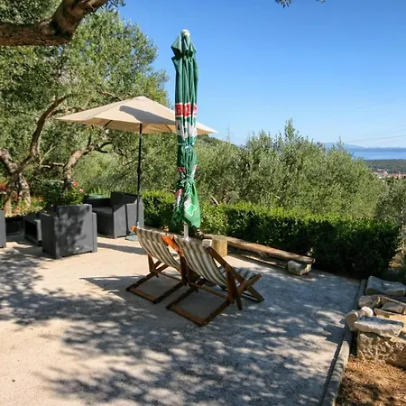 House With A Parking Space - 6770 *