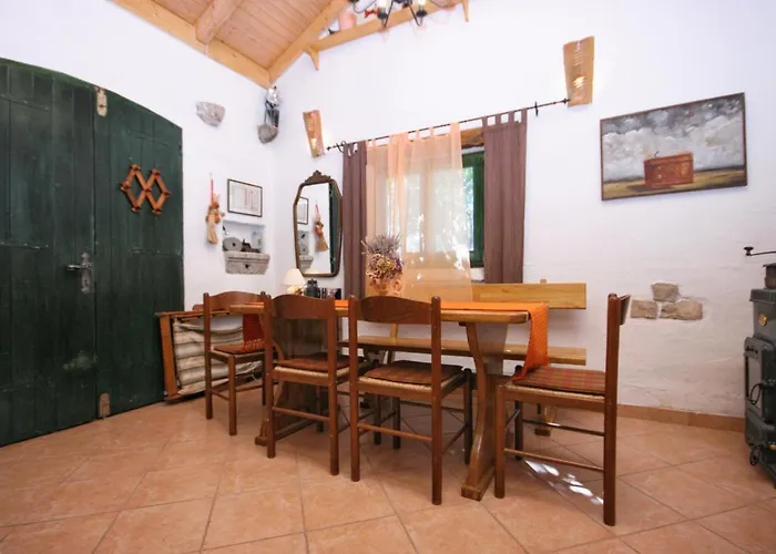 House With A Parking Space - 6770 Hébergement de vacances *